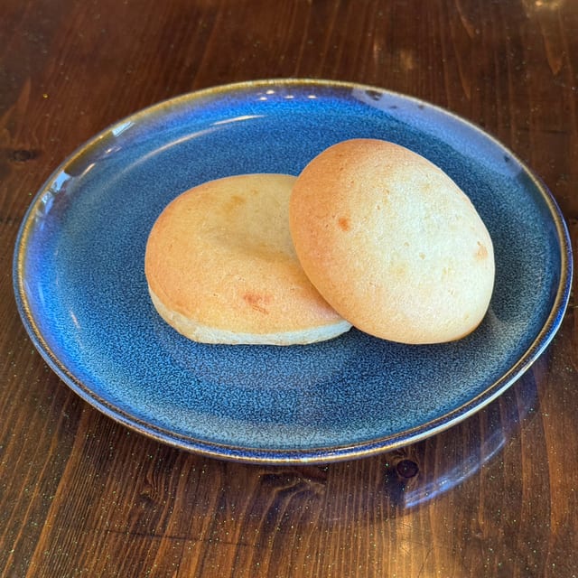 Pandebono.