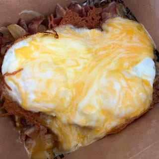 Bacon, Eggs & Hash Skillet